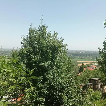 Vikendaja Βίλα *